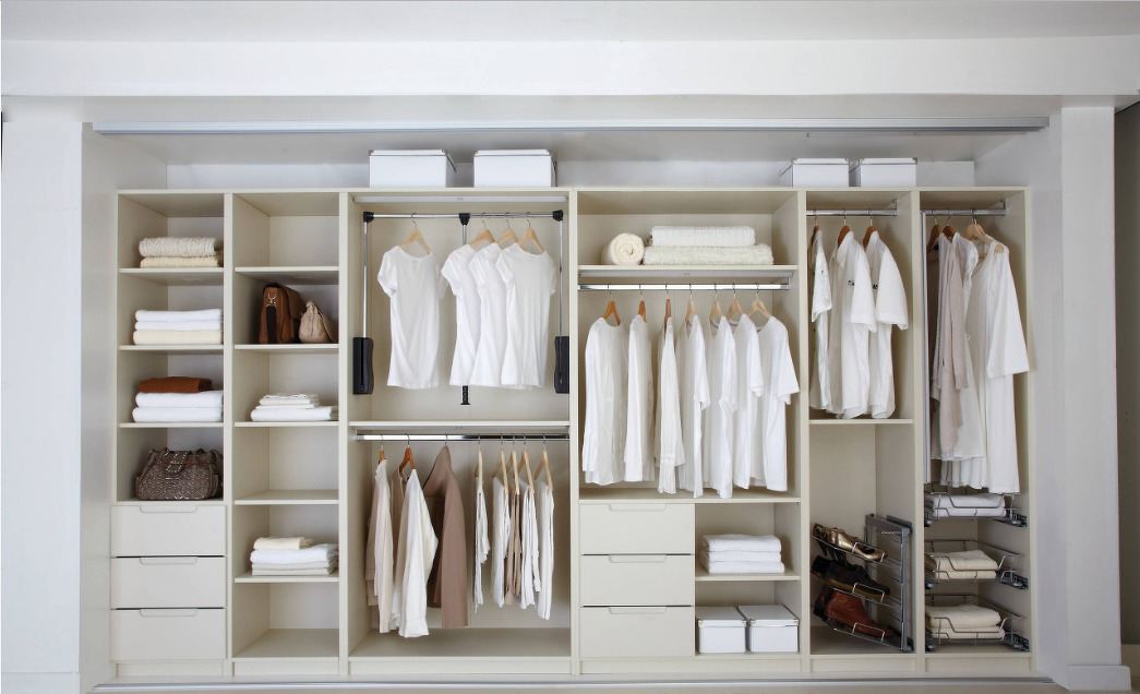 掌握方法，白色衣柜也可以亮洁如新，呆鸡哥安装维修平台