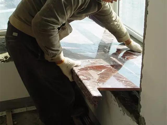 大理石窗台板安装步骤和过程详解图，安装师傅手把手教你安装大理石窗台板，呆鸡哥安装维修平台