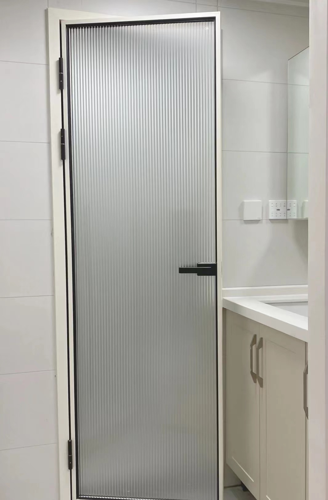 卫浴门如何安装,卫浴门安装有讲究,可不要随意安装!