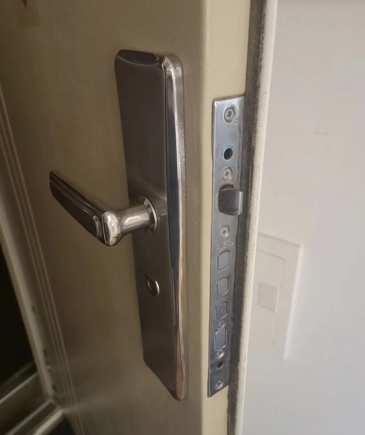 门锁打不开，怎么找师傅上门开锁？