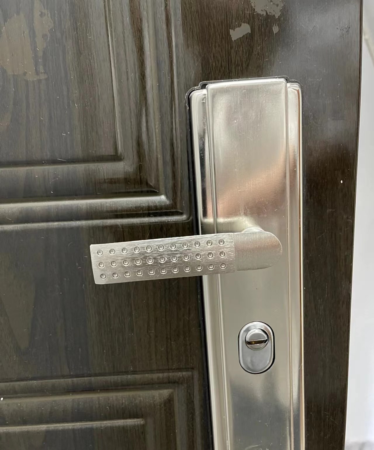 门窗五金配件需重视锁具的保养
