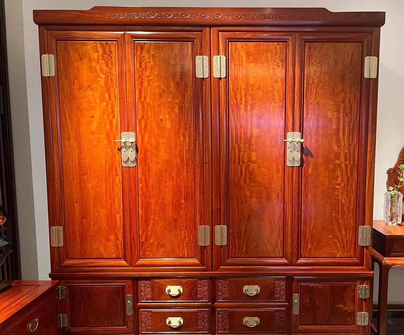 红木衣柜保养“十二”大要诀