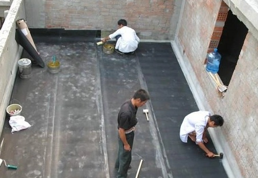 屋顶防水补漏应该怎么做？老师傅会这样防水设计，呆鸡哥安装维修平台